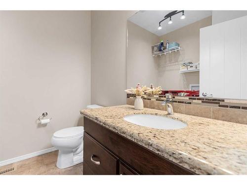 197 Carrington Drive, Red Deer, AB - Indoor Photo Showing Bathroom