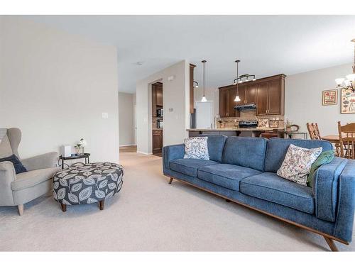 197 Carrington Drive, Red Deer, AB - Indoor Photo Showing Living Room