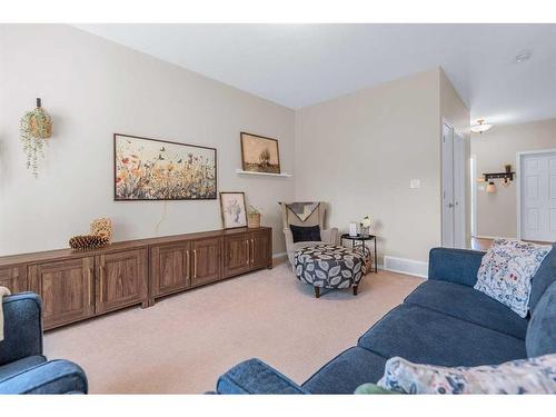 197 Carrington Drive, Red Deer, AB - Indoor Photo Showing Living Room