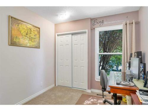 20 Hill Crescent, Red Deer, AB - Indoor Photo Showing Office