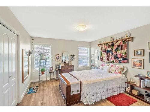 19-51 Carpenter Street, Red Deer, AB - Indoor Photo Showing Bedroom