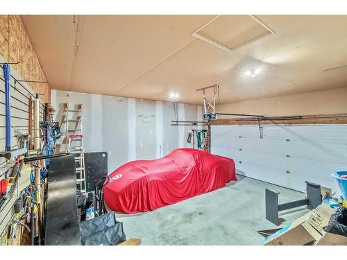 19-51 Carpenter Street, Red Deer, AB - Indoor Photo Showing Garage