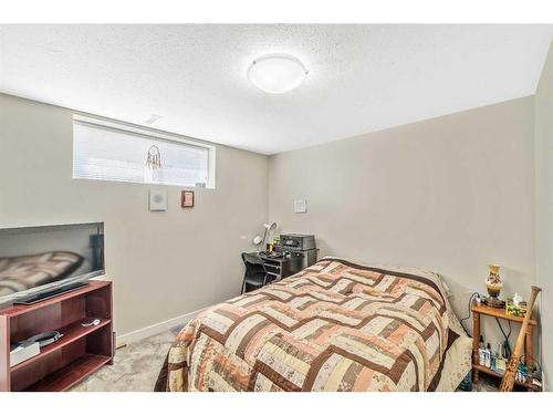 19-51 Carpenter Street, Red Deer, AB - Indoor Photo Showing Bedroom
