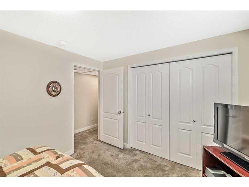 19-51 Carpenter Street, Red Deer, AB - Indoor Photo Showing Bedroom