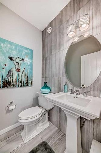 25 Lazaro Close, Red Deer, AB - Indoor Photo Showing Bathroom