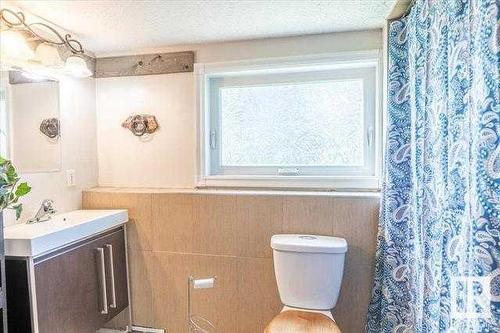 49206 Rge Rd 13, Thorsby, AB - Indoor Photo Showing Bathroom