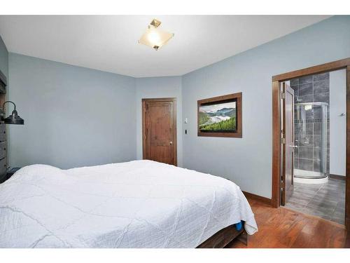 5012 38 Street, Sylvan Lake, AB - Indoor Photo Showing Bedroom