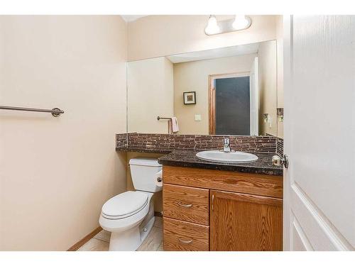 55 Dolan Close, Red Deer, AB - Indoor Photo Showing Kitchen