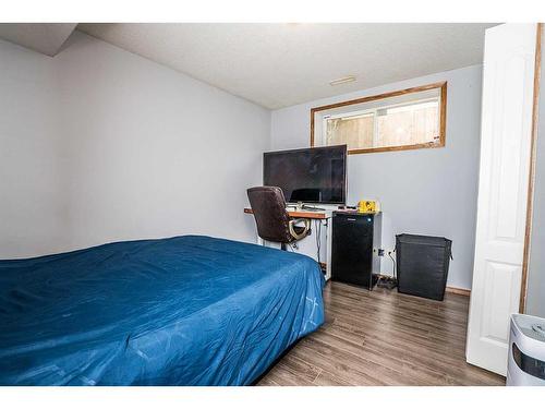 55 Dolan Close, Red Deer, AB - Indoor Photo Showing Bedroom