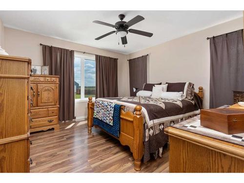 21565 Township Road 492, Rural Camrose County, AB - Indoor Photo Showing Bedroom