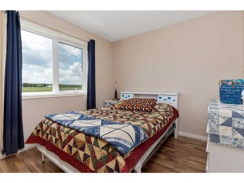 21565 Township Road 492, Rural Camrose County, AB - Indoor Photo Showing Bedroom