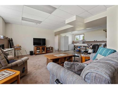 21565 Township Road 492, Rural Camrose County, AB - Indoor Photo Showing Living Room