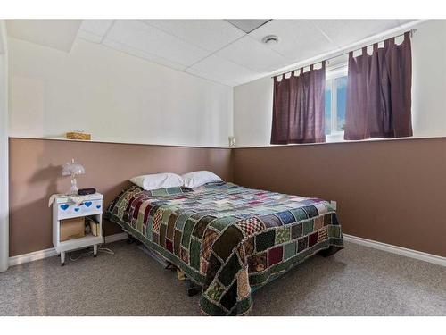 21565 Township Road 492, Rural Camrose County, AB - Indoor Photo Showing Bedroom