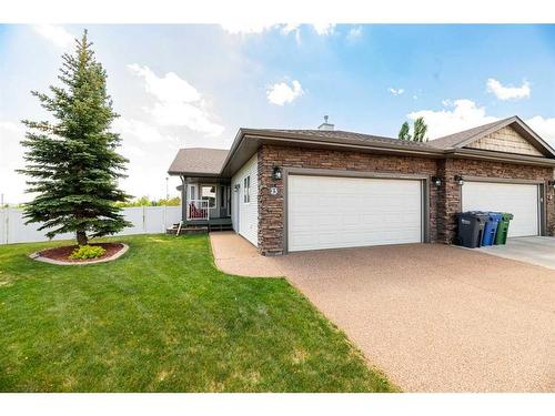 23 Victor Close, Red Deer, AB - Outdoor