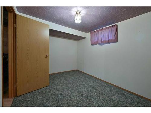 14 Ovington Close, Red Deer, AB - Indoor Photo Showing Other Room