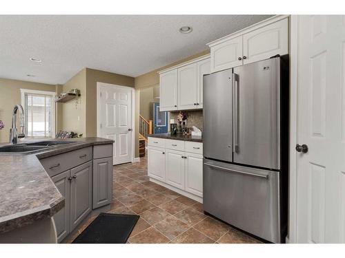 5606 28A Avenue, Camrose, AB - Indoor Photo Showing Kitchen