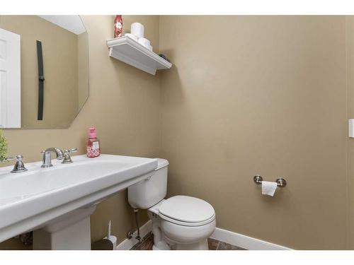 5606 28A Avenue, Camrose, AB - Indoor Photo Showing Bathroom