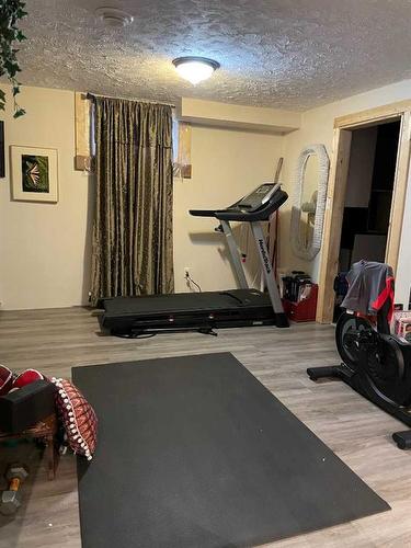 4714 Norfolk Avenue, Coronation, AB - Indoor Photo Showing Gym Room