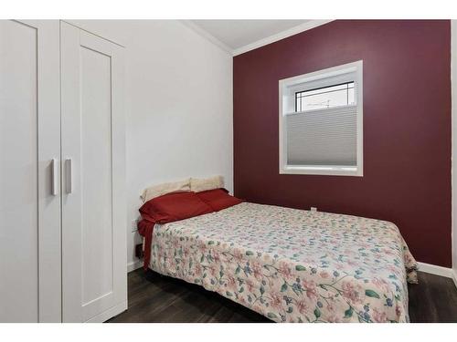 4602 51 Street, Forestburg, AB - Indoor Photo Showing Bedroom