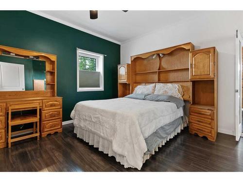 4602 51 Street, Forestburg, AB - Indoor Photo Showing Bedroom