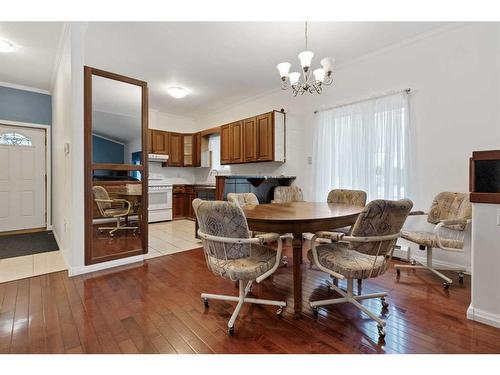 4602 51 Street, Forestburg, AB - Indoor Photo Showing Dining Room