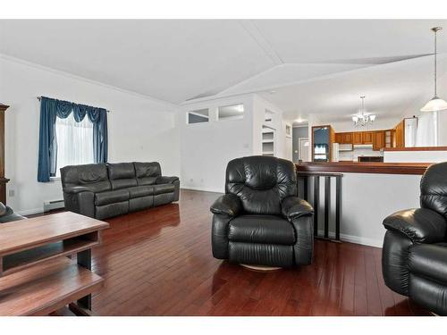 4602 51 Street, Forestburg, AB - Indoor Photo Showing Living Room