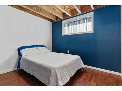 4602 51 Street, Forestburg, AB - Indoor Photo Showing Bedroom