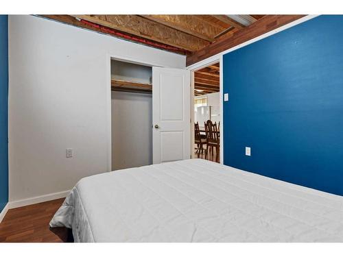 4602 51 Street, Forestburg, AB - Indoor Photo Showing Bedroom