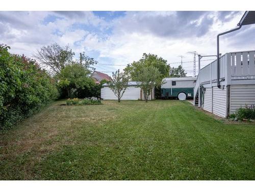 4602 51 Street, Forestburg, AB - Outdoor