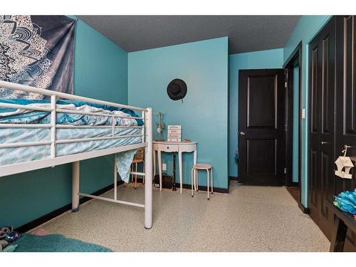 4416 50 Street, Forestburg, AB - Indoor Photo Showing Bedroom