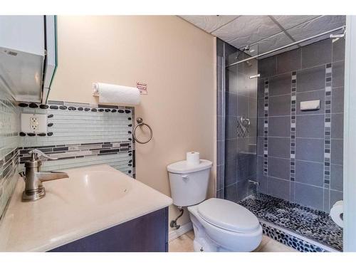 48 Nyman Crescent, Red Deer, AB - Indoor Photo Showing Bathroom