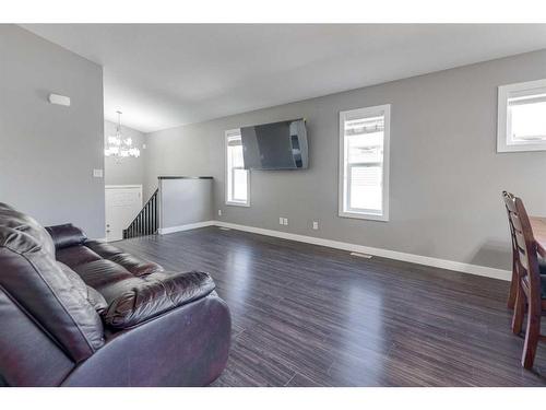 66 Trimble Close, Red Deer, AB - Indoor Photo Showing Living Room