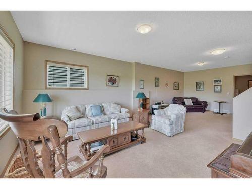 442 Jenkins Drive, Red Deer, AB - Indoor Photo Showing Living Room