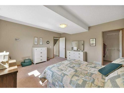 442 Jenkins Drive, Red Deer, AB - Indoor Photo Showing Bedroom