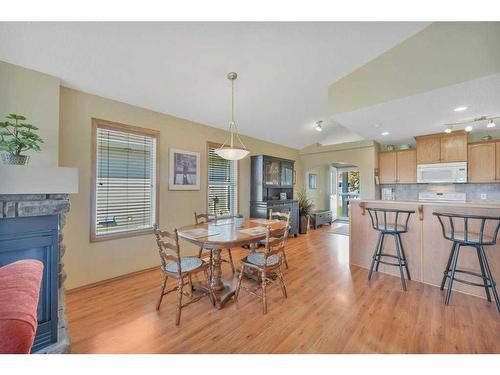 442 Jenkins Drive, Red Deer, AB - Indoor Photo Showing Dining Room