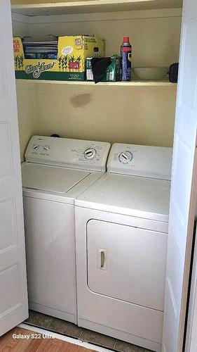 18-6020 59 Avenue, Red Deer, AB - Indoor Photo Showing Laundry Room