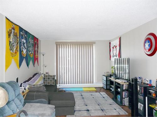 306-49 Bennett Street, Red Deer, AB - Indoor Photo Showing Living Room