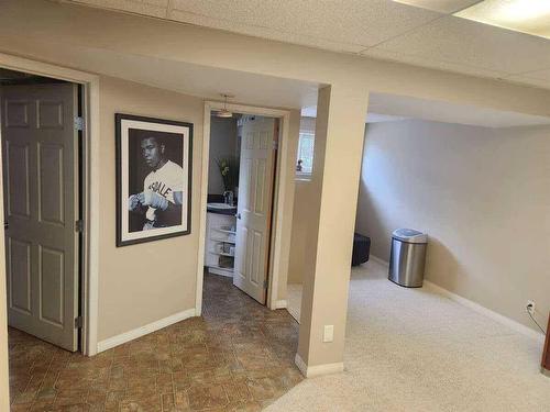 511 Queen Alexandra Way Se, Calgary, AB - Indoor Photo Showing Other Room