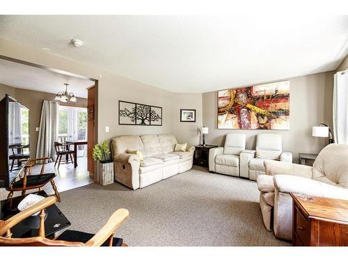 5217 52 Street, Lacombe, AB - Indoor Photo Showing Living Room