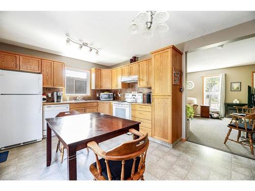 5217 52 Street, Lacombe, AB - Indoor Photo Showing Kitchen