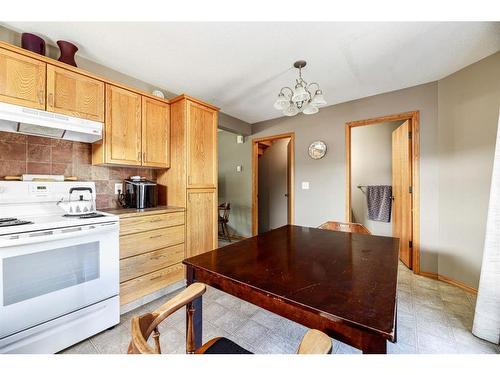 5217 52 Street, Lacombe, AB - Indoor Photo Showing Kitchen