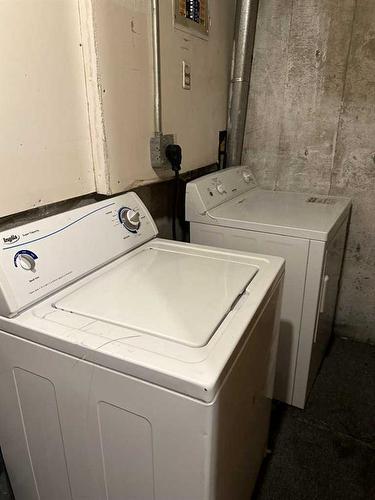 13-96 Holmes Street, Red Deer, AB - Indoor Photo Showing Laundry Room