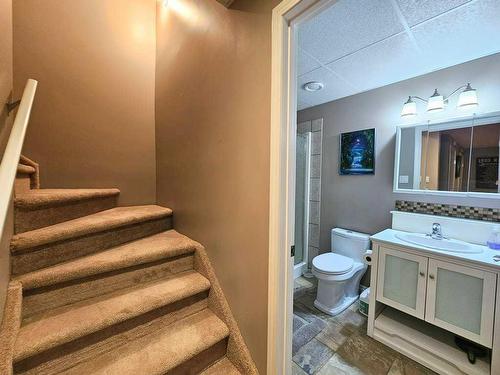 103-1600 Main Street Sw, Slave Lake, AB - Indoor Photo Showing Bathroom