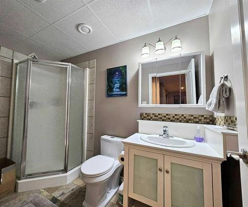 103-1600 Main Street Sw, Slave Lake, AB - Indoor Photo Showing Bathroom