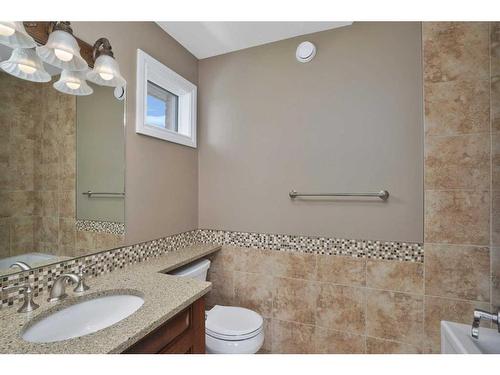 38 Allard Crescent, Red Deer, AB - Indoor Photo Showing Bathroom