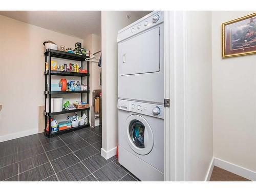 5112-2660 22 Street, Red Deer, AB - Indoor Photo Showing Laundry Room