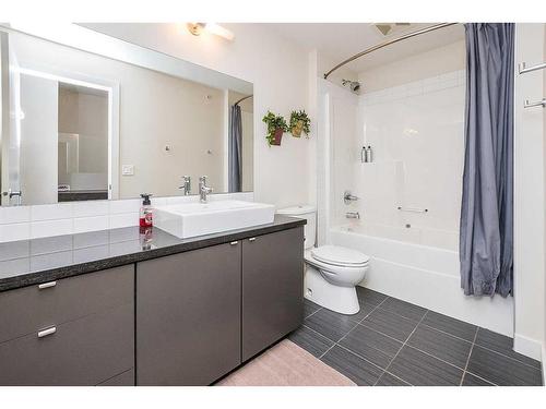 5112-2660 22 Street, Red Deer, AB - Indoor Photo Showing Bathroom