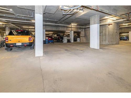 5112-2660 22 Street, Red Deer, AB - Indoor Photo Showing Garage