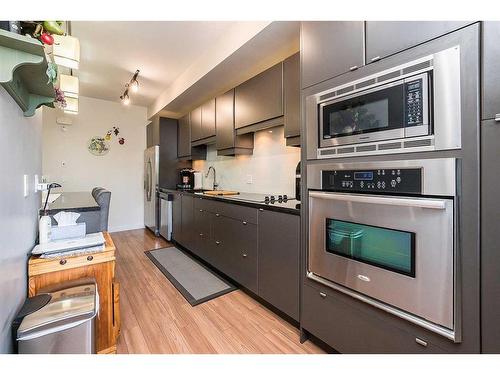 5112-2660 22 Street, Red Deer, AB - Indoor Photo Showing Kitchen