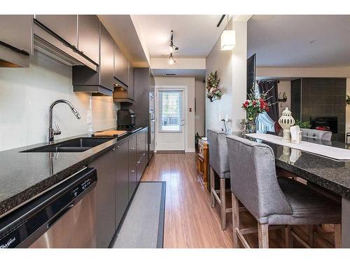 5112-2660 22 Street, Red Deer, AB - Indoor Photo Showing Kitchen With Double Sink With Upgraded Kitchen